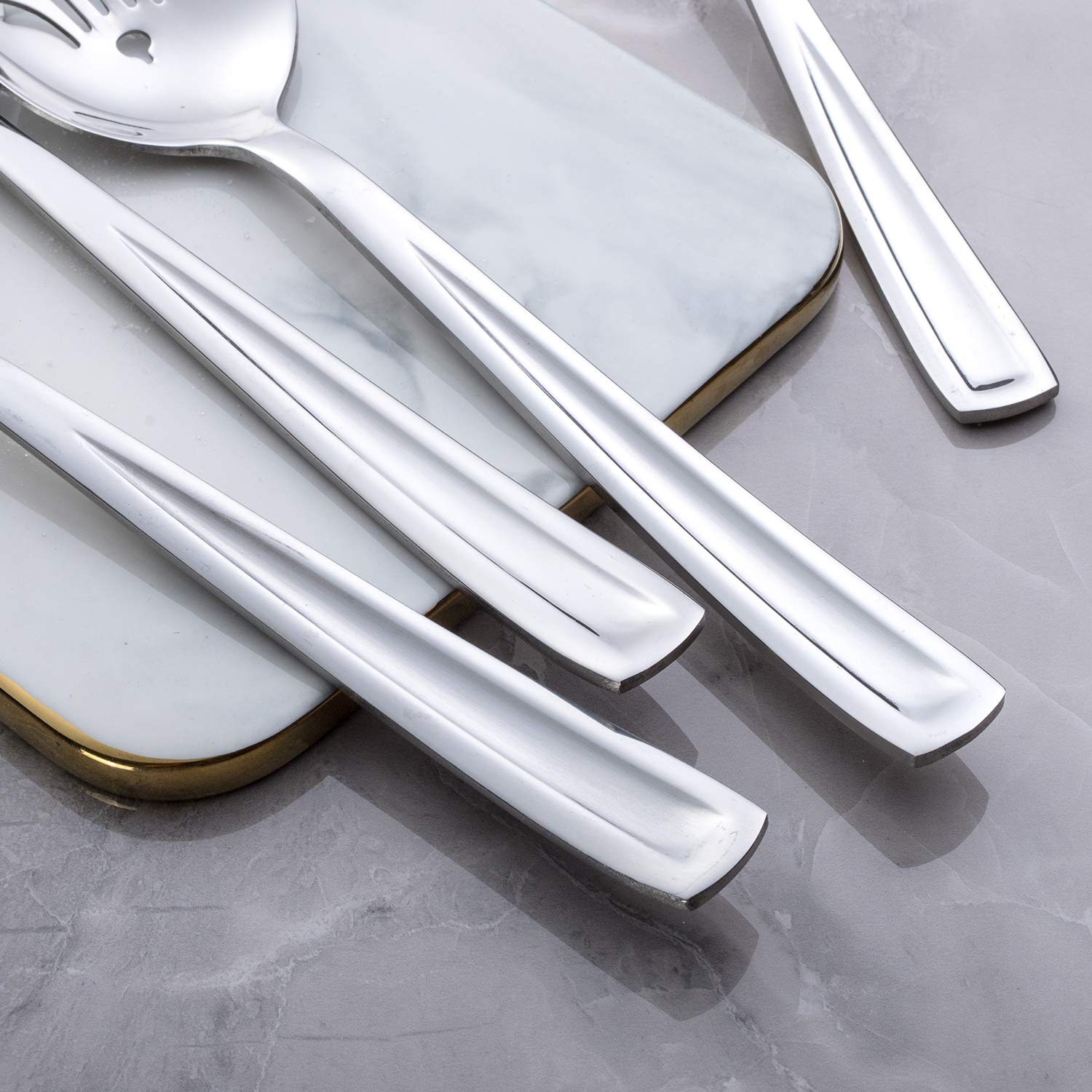 GoGeiLi serving fork on display, sturdy balance for slicing and serving.