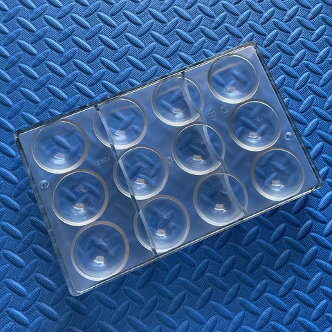 Goldbaking ball mold gentle tapping helps air bubble-free shells