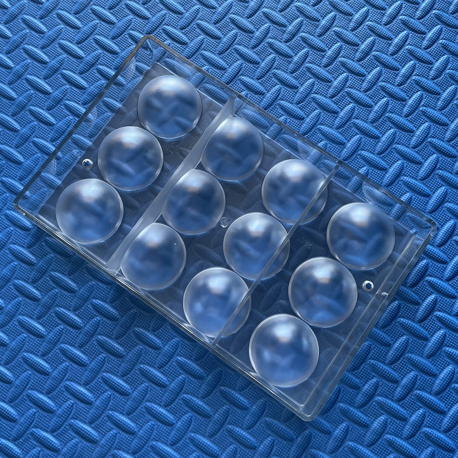 Goldbaking ball mold ideal for homemade hot chocolate bombs