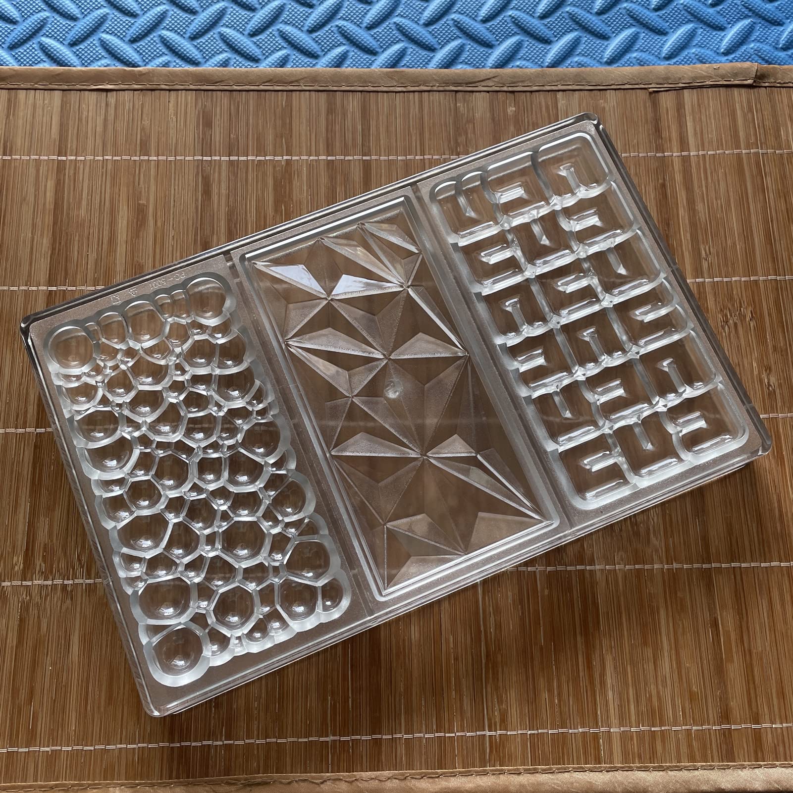 Goldbaking mold with labeled dimensions helps plan bar size precisely.