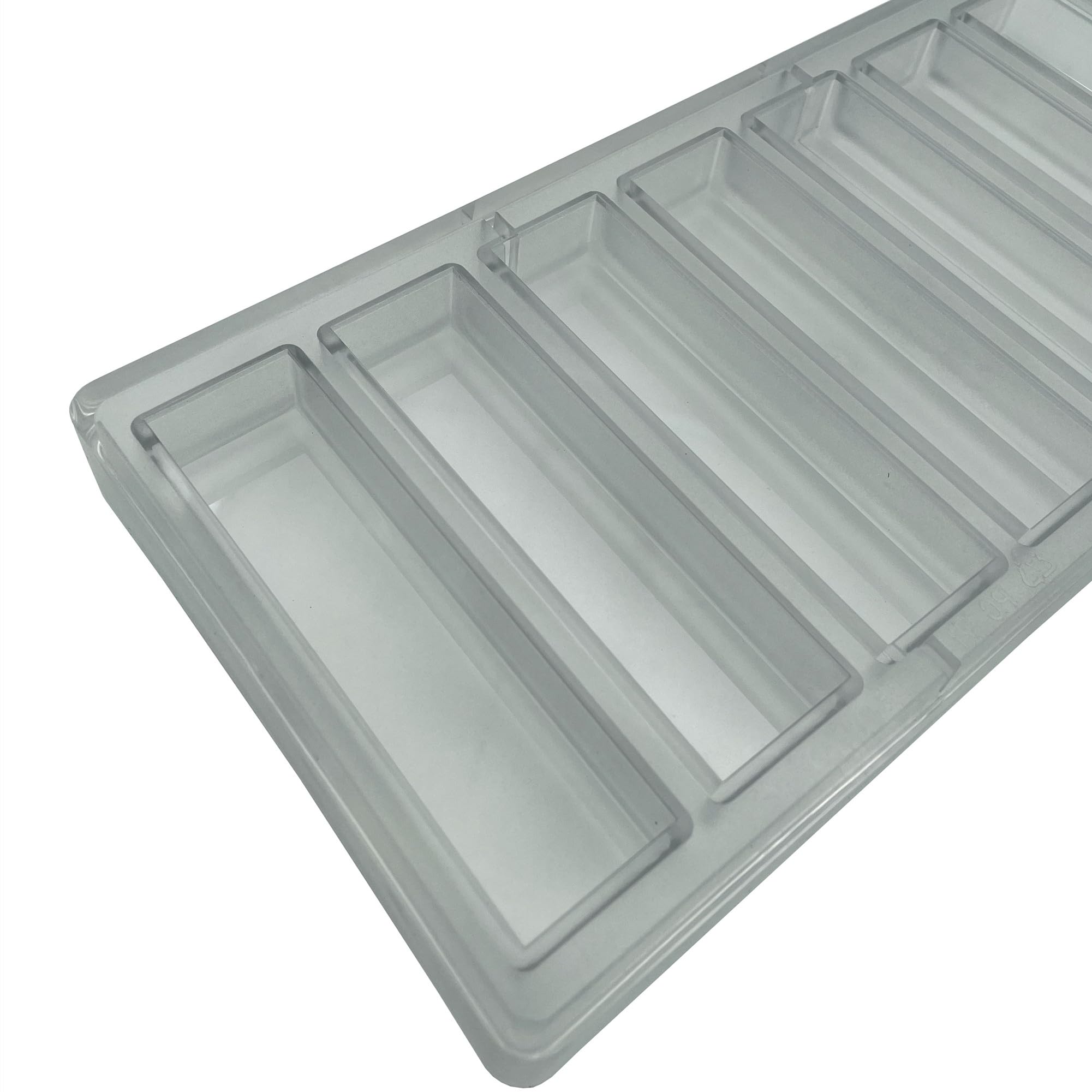 Goldbaking non-stick surface enabling easy release and quick cleanup