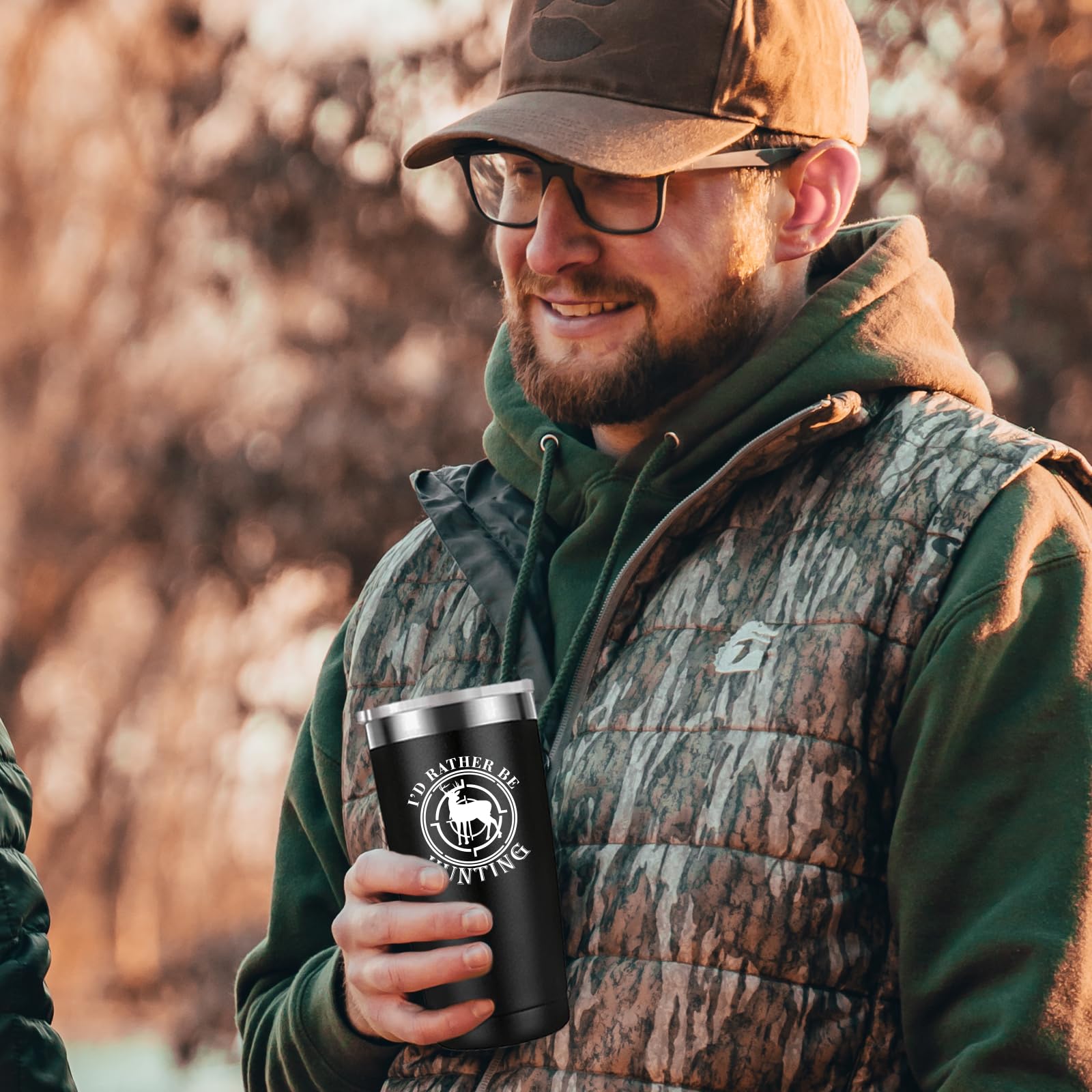 Golden Associate leakproof lid for spill-free travel and on-the-go sipping.