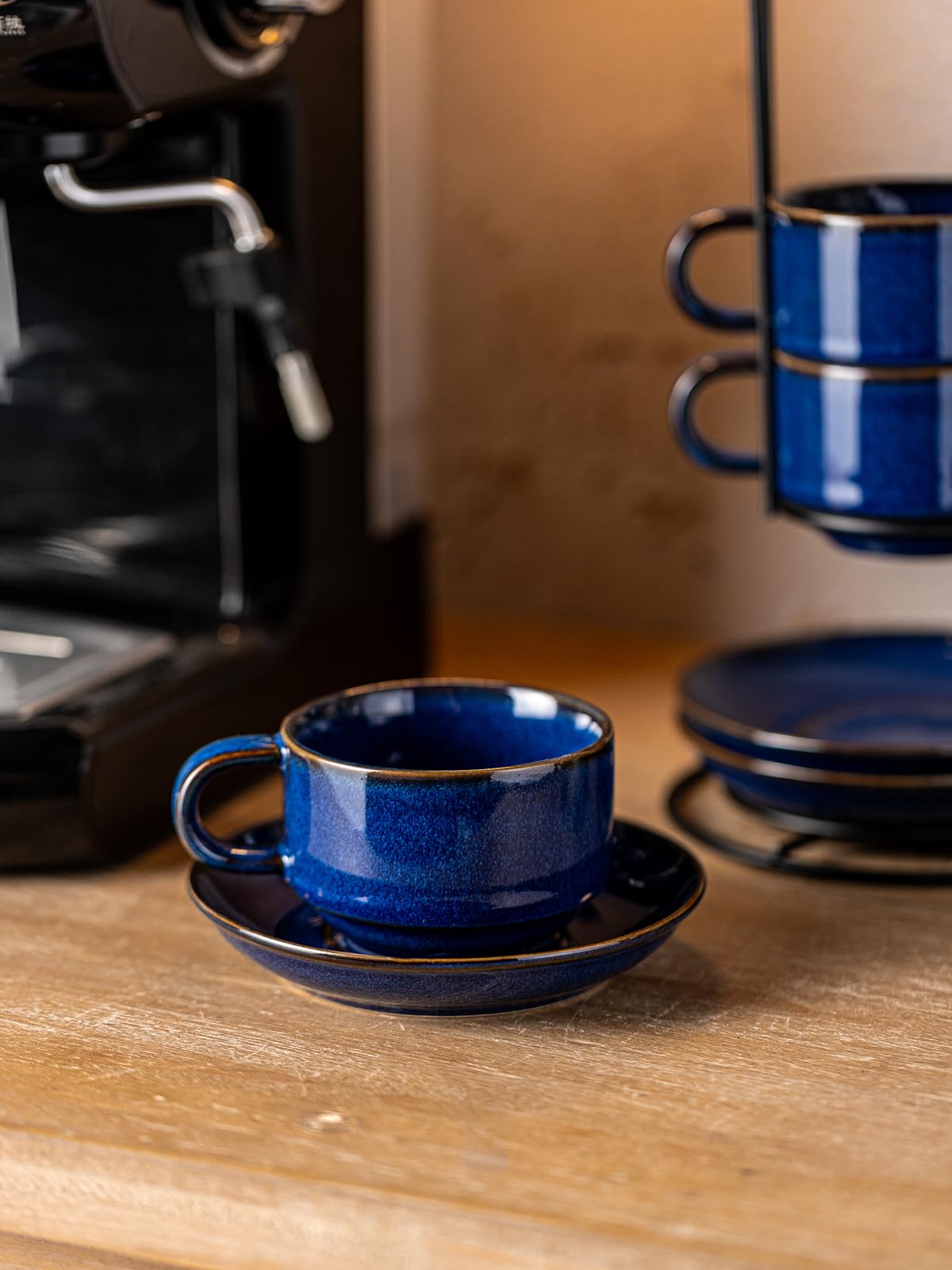 Gomakren gift-ready set adds festive flair for coffee lovers.