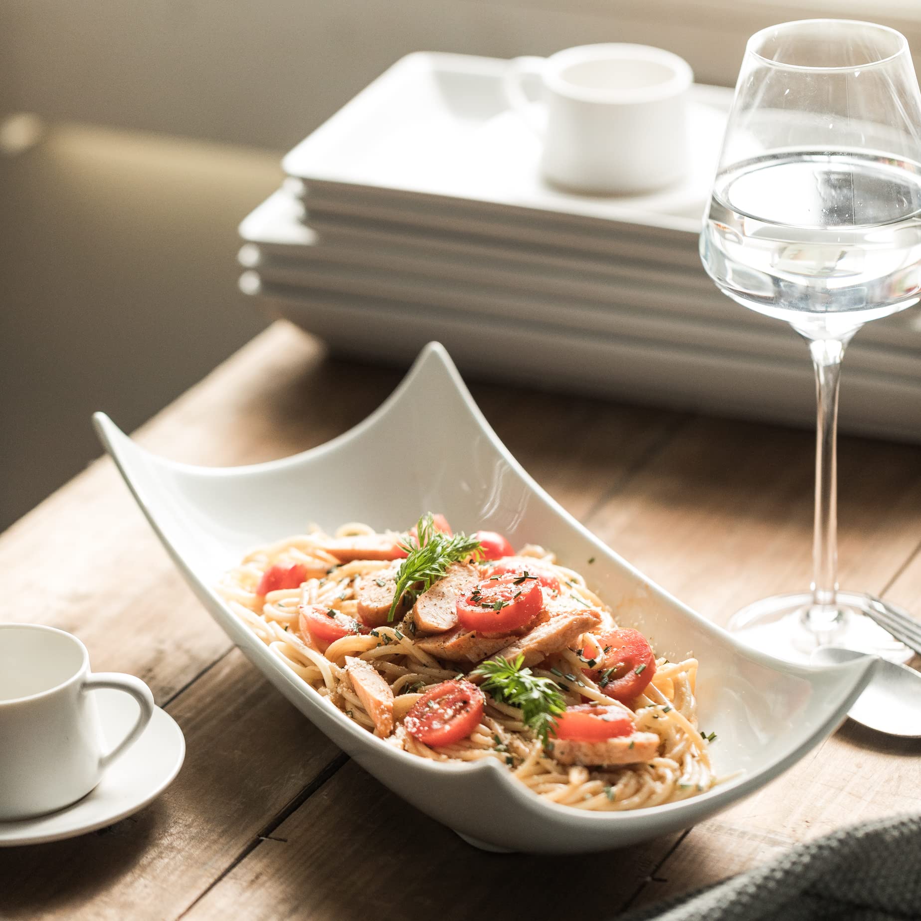 Gomakren porcelain white serving dishes with smooth surface for easy cleaning