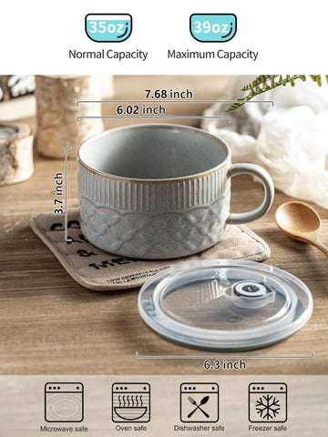 Gomakren ramen bowl with lid keeps contents covered during reheating.