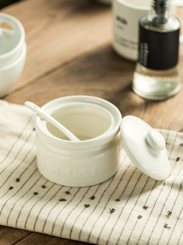 Gomakren ceramic container fits kitchen counter and coffee bar setups.