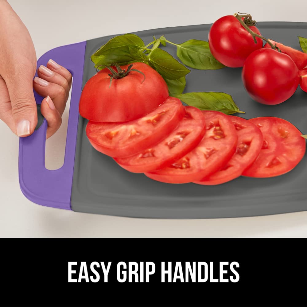 Gorilla Grip small board ideal for herbs and sauces in quick prep.