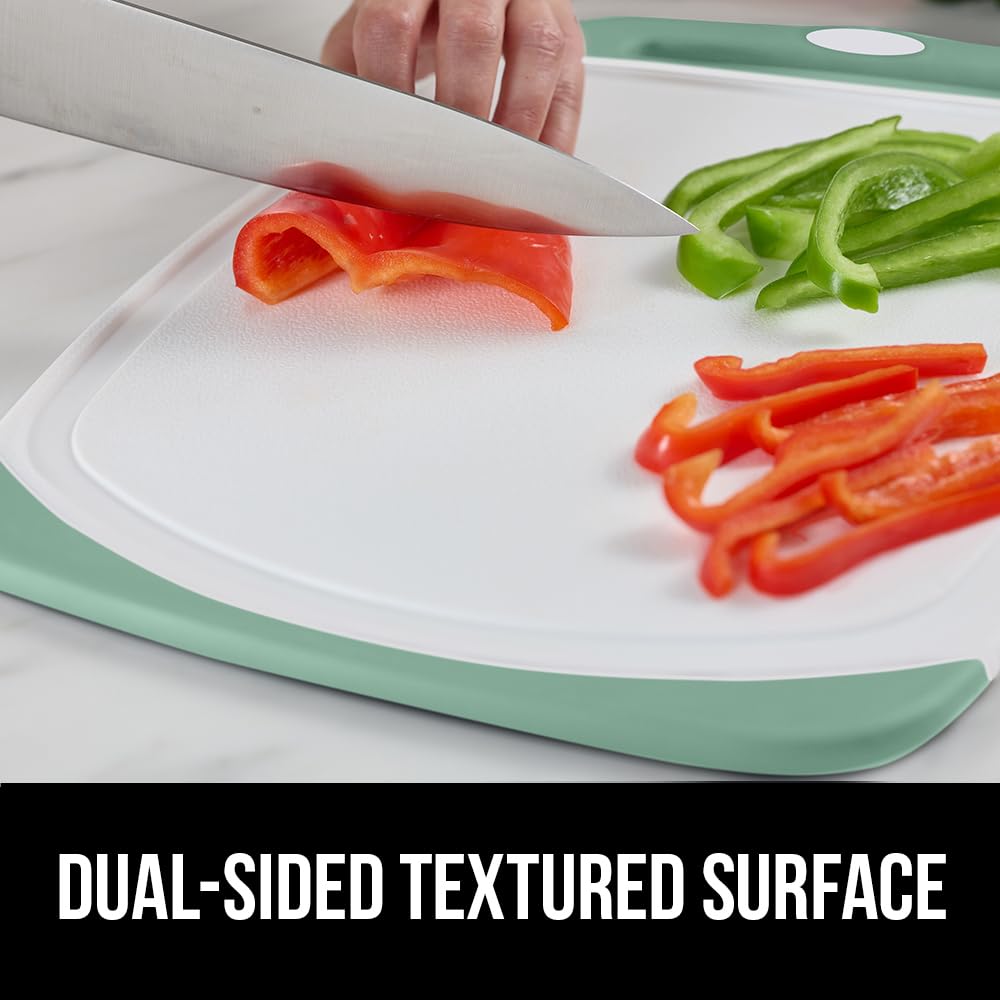 GORILLA GRIP slip-resistant border keeps boards stable during prep