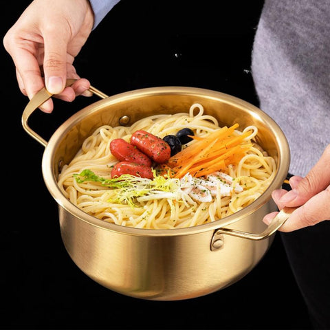 GOVNPJ Korean ramen pot lid secures simmering soups and noodles.