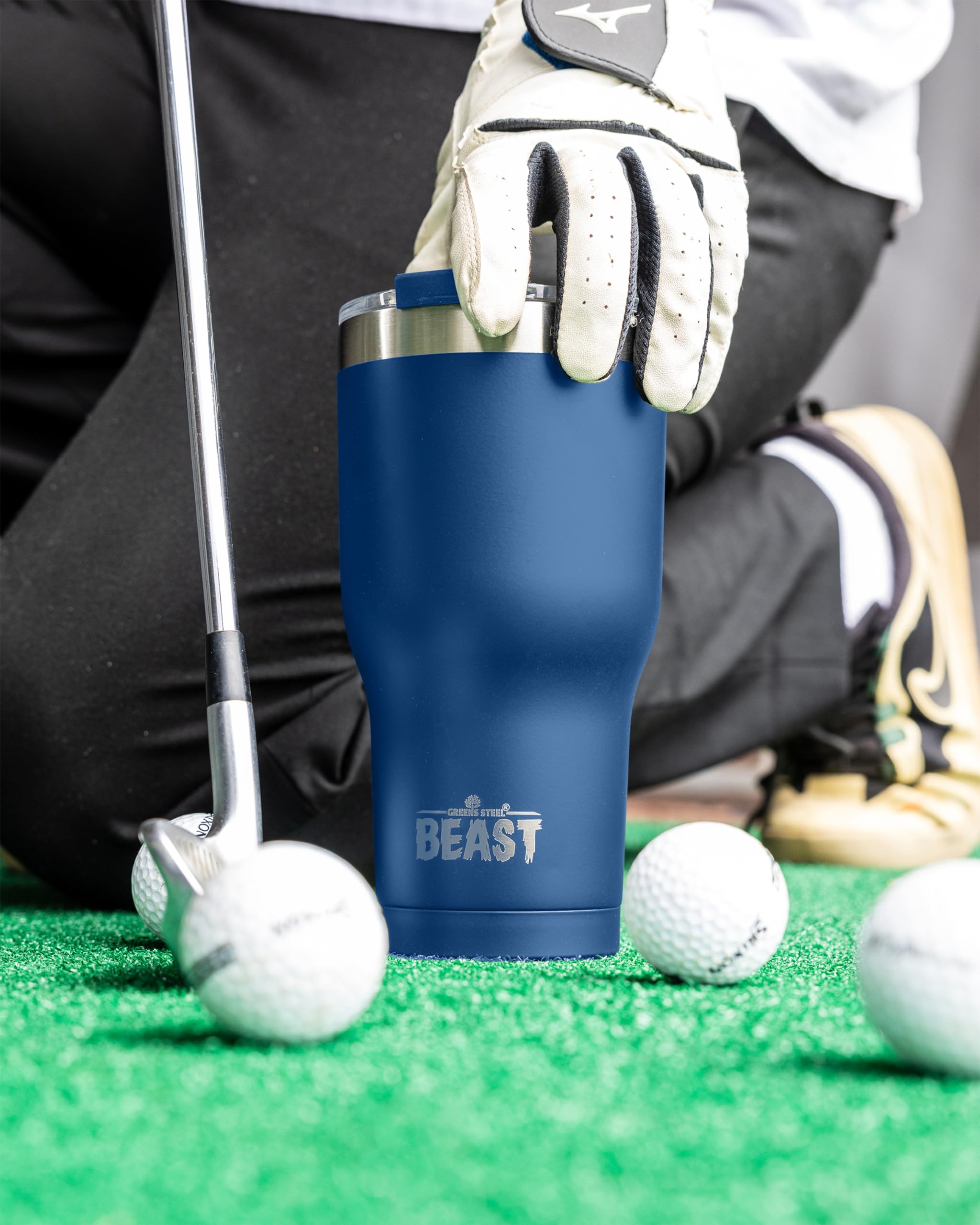 Greens Steel Beast splash-proof lid minimizes spills during travel.