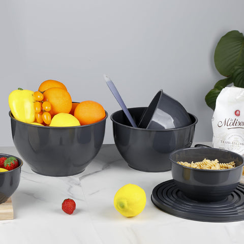 Greentainer BPA-free plastic bowls for safe reheating and serving