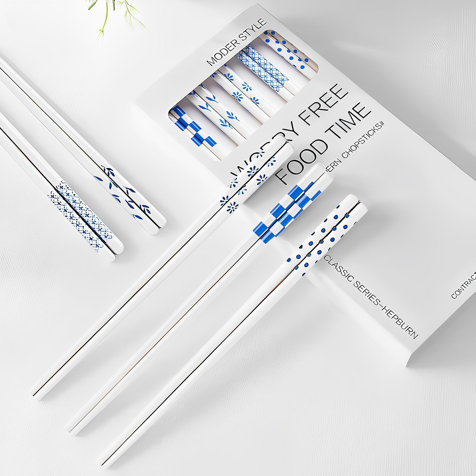 GTIEDIK blue porcelain chopsticks 5pc set for daily meals.