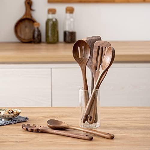 Gudamaye larger slotted spatula, sturdy and versatile for flip and scoop.
