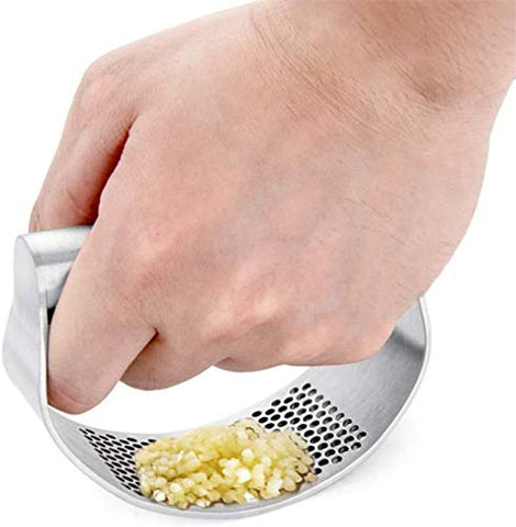GuDoQi dishwasher-safe garlic press makes cleanup quick and easy.