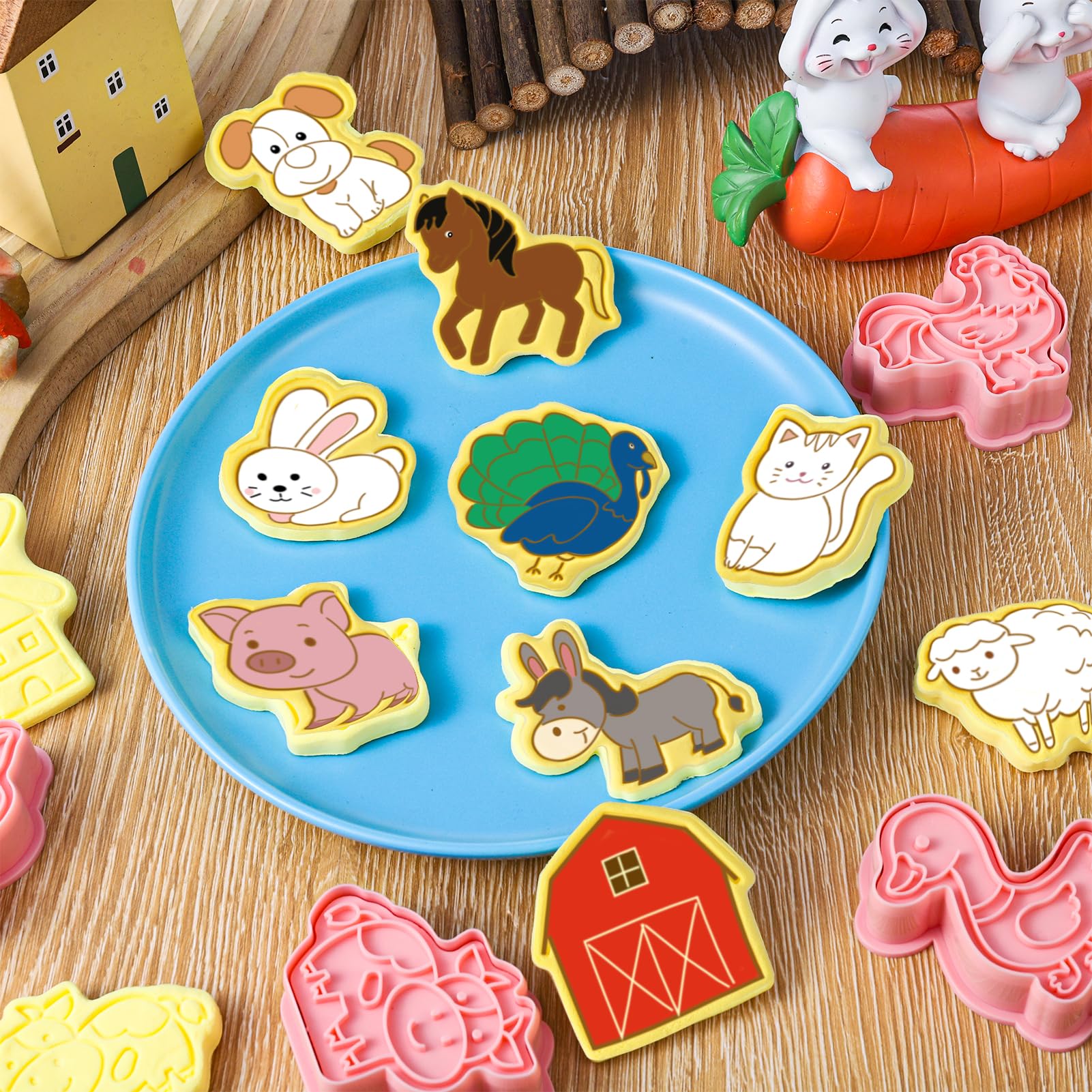 Guiqulai rooster stamp adds festive, detailed cookie textures.