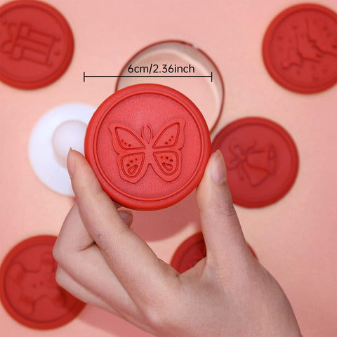 Gurlideo round cookie cutter included for versatile baking