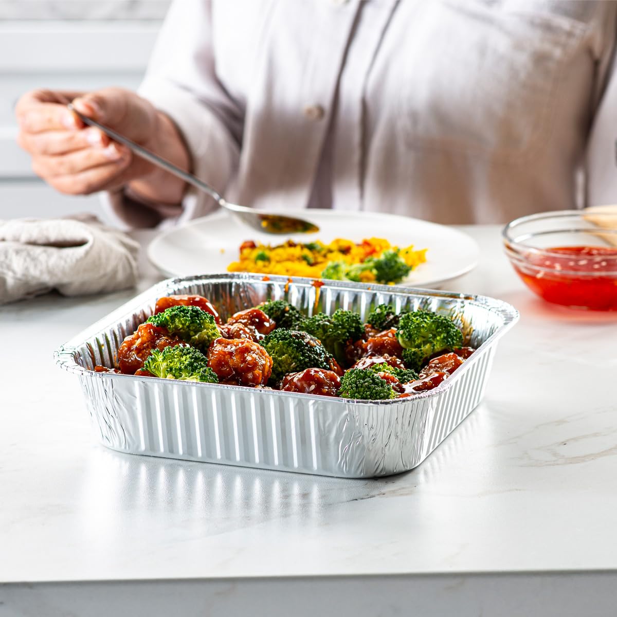 GUSTO disposable aluminum pan ideal for storing leftovers.