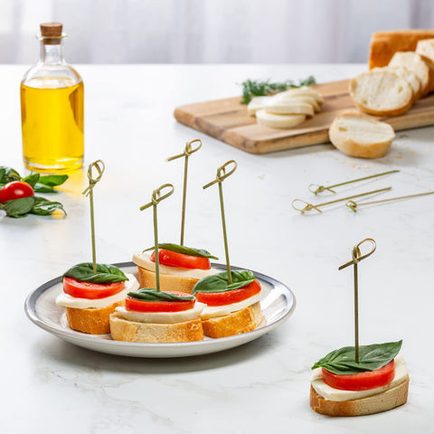GUSTO knot picks are smooth and splinter-free for safe serving.