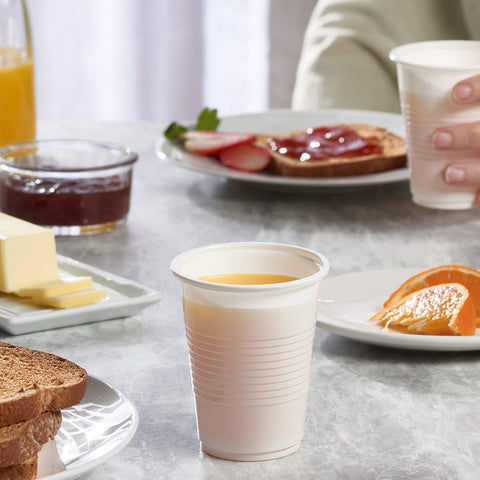 GUSTO disposable party cups designed for easy cleanup.