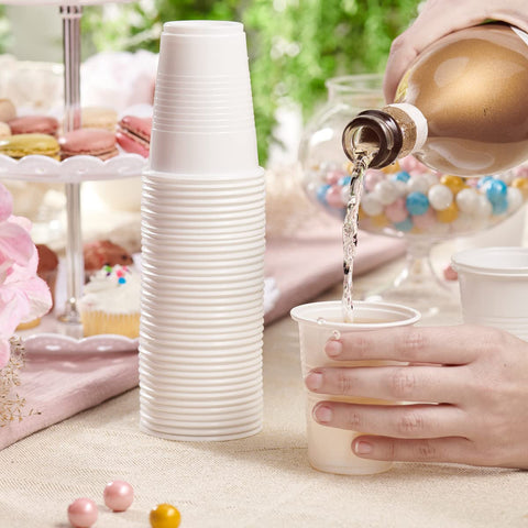 GUSTO versatile white cups for birthdays, BBQs, and picnics.