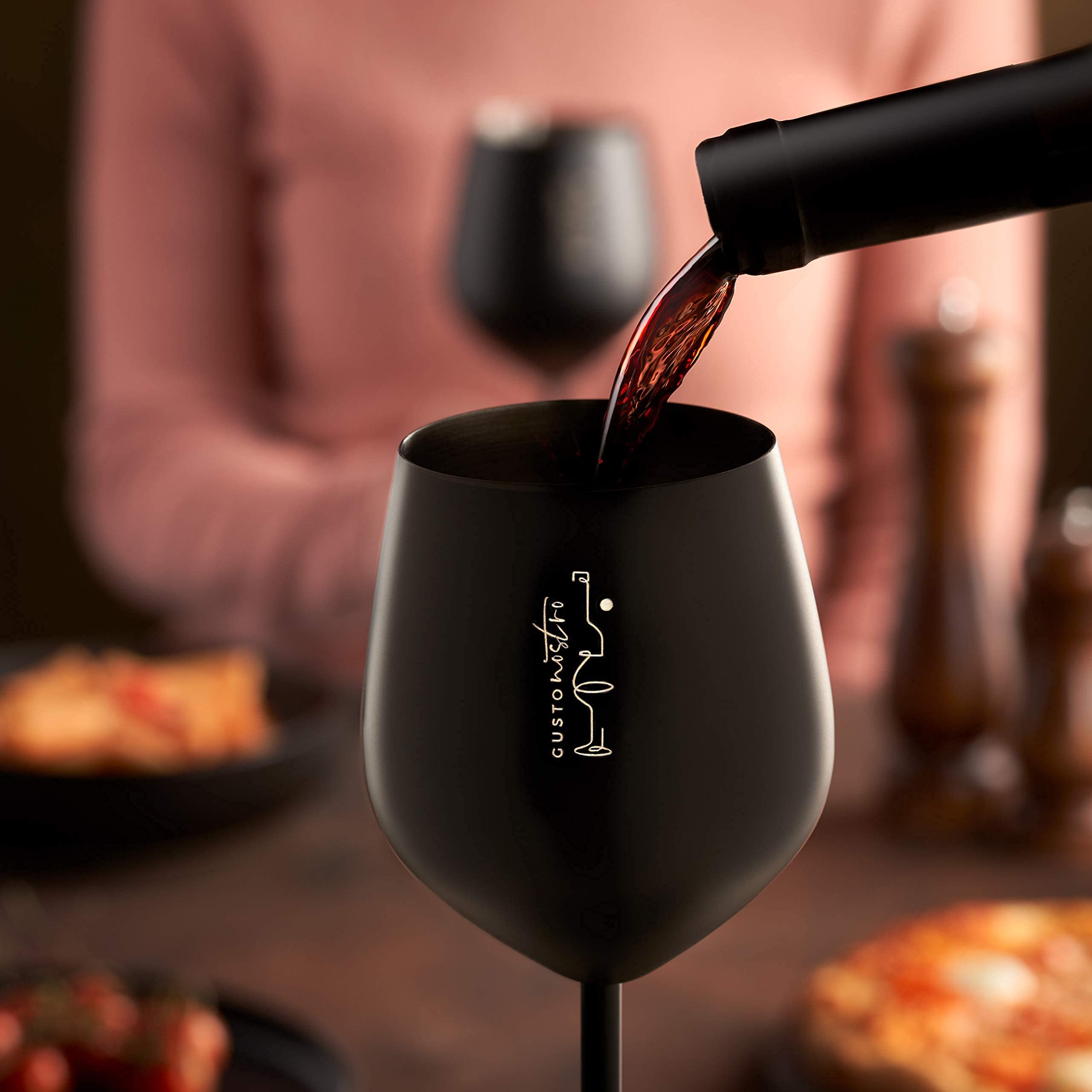 Gusto Nostro 18 oz capacity supports generous pours for travel and picnics.