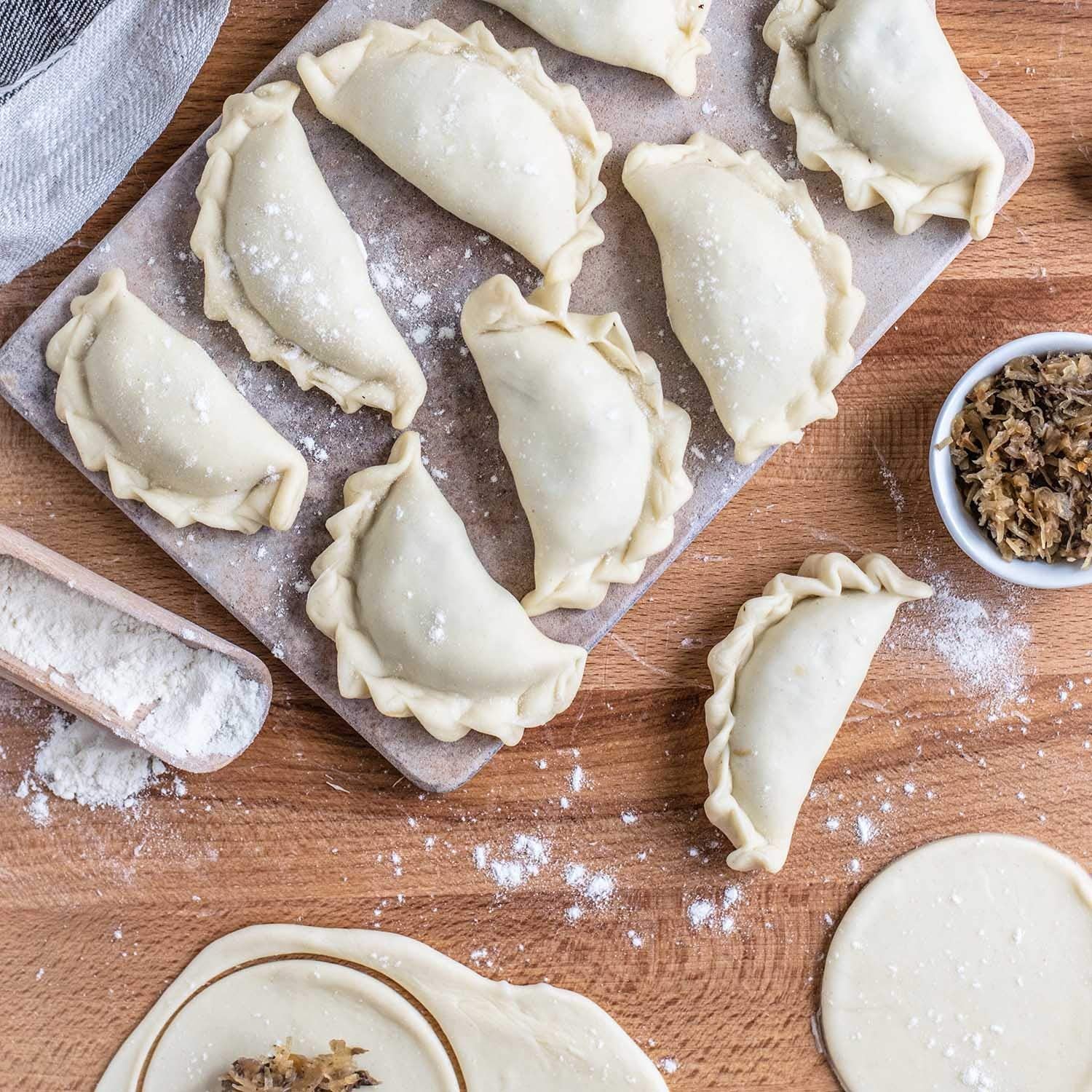 Gift-ready GVODE pasta roller attachment for KitchenAid, ideal for home cooks.