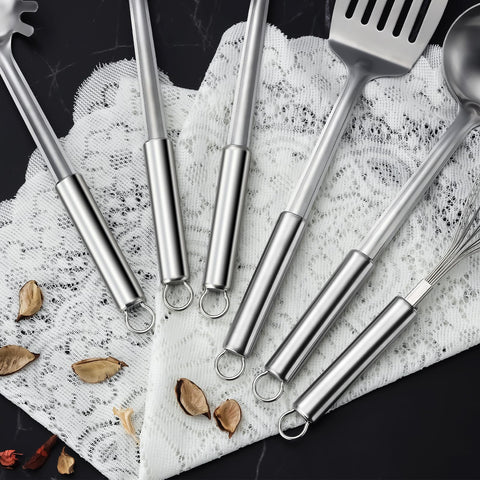Gymdin 6-Piece Set pasta server tosses and serves pasta smoothly