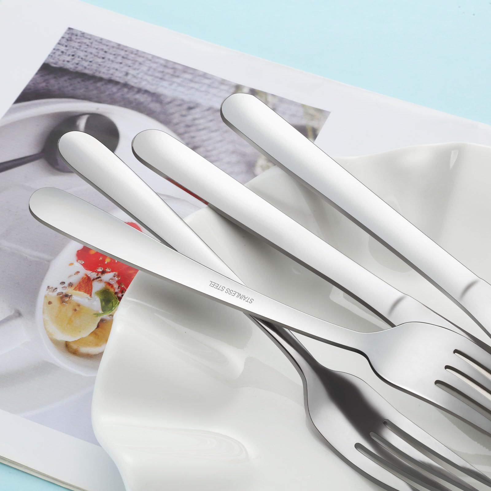 Gymdin forks and knives with ergonomic handles for comfortable grip