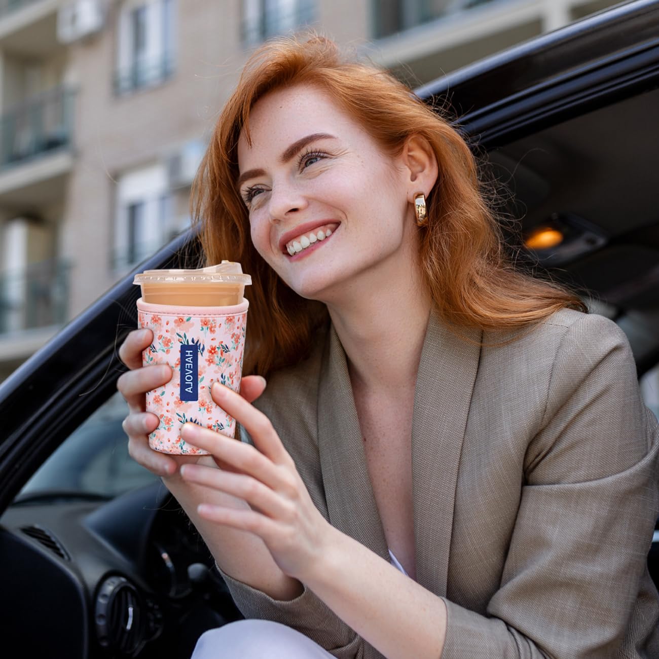 Haevola iced coffee sleeve on cup keeps drink cold