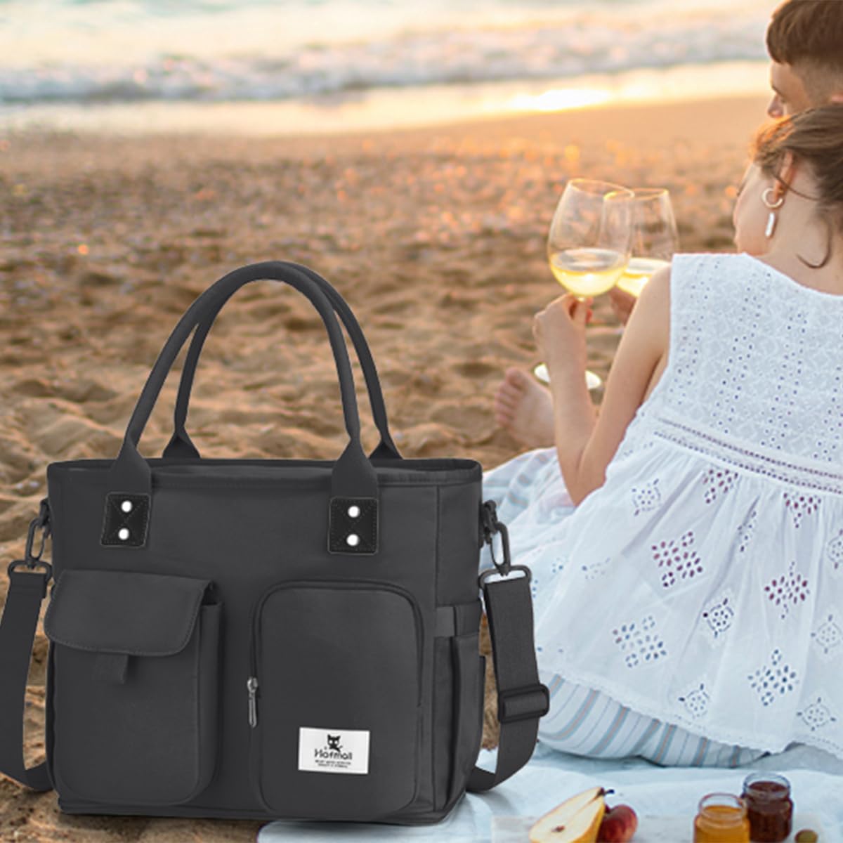 Hafmall leakproof design prevents spills during commuting.