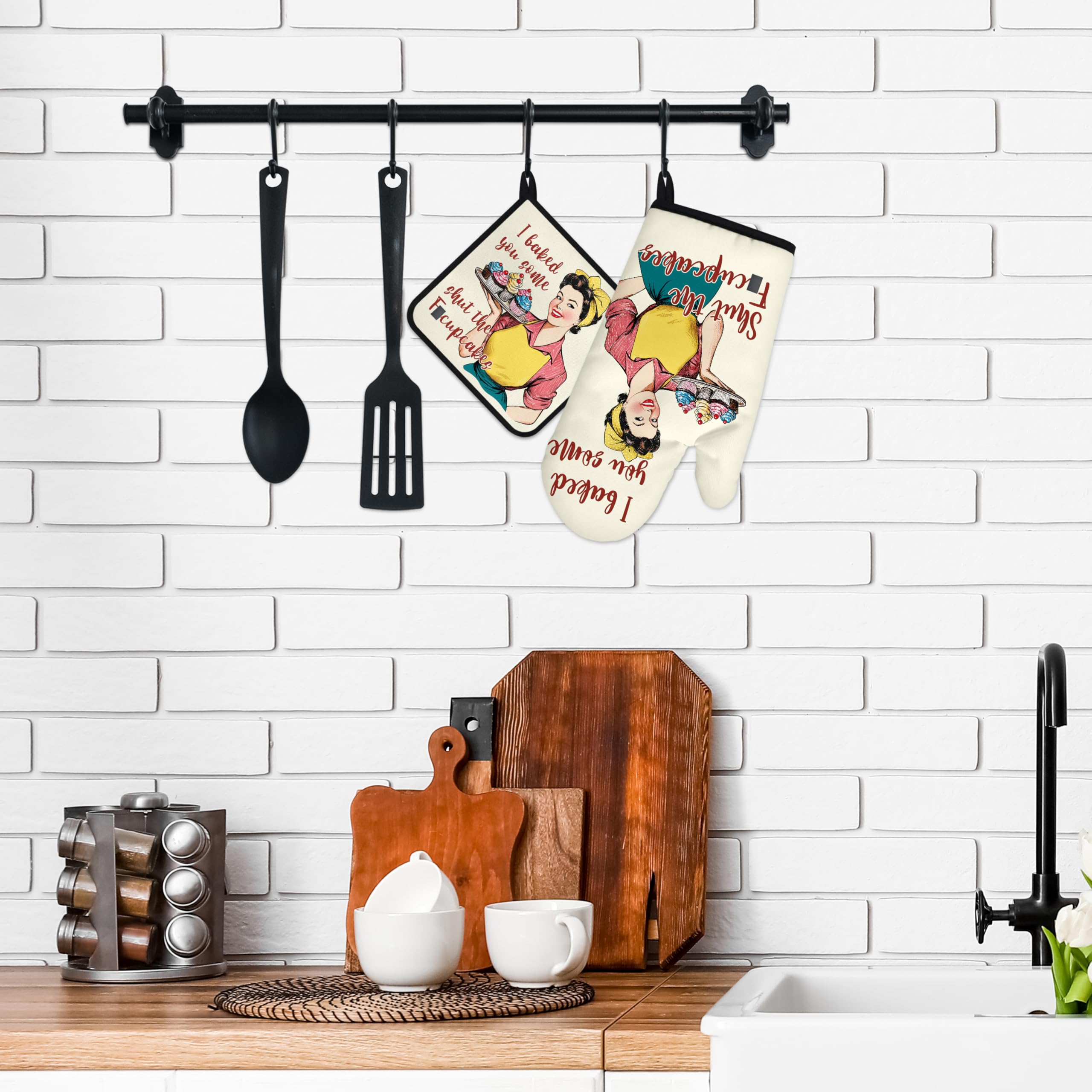 HAISUKA housewarming gift set of oven mitts and pot holders for kitchen lovers