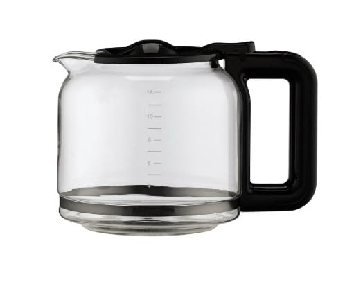 HAKANO carafe with drip-free spout for tidy serving.