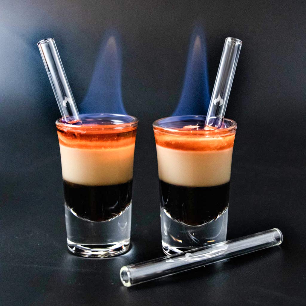 Dishwasher-safe HALM glass straw ready for hot or cold beverages.