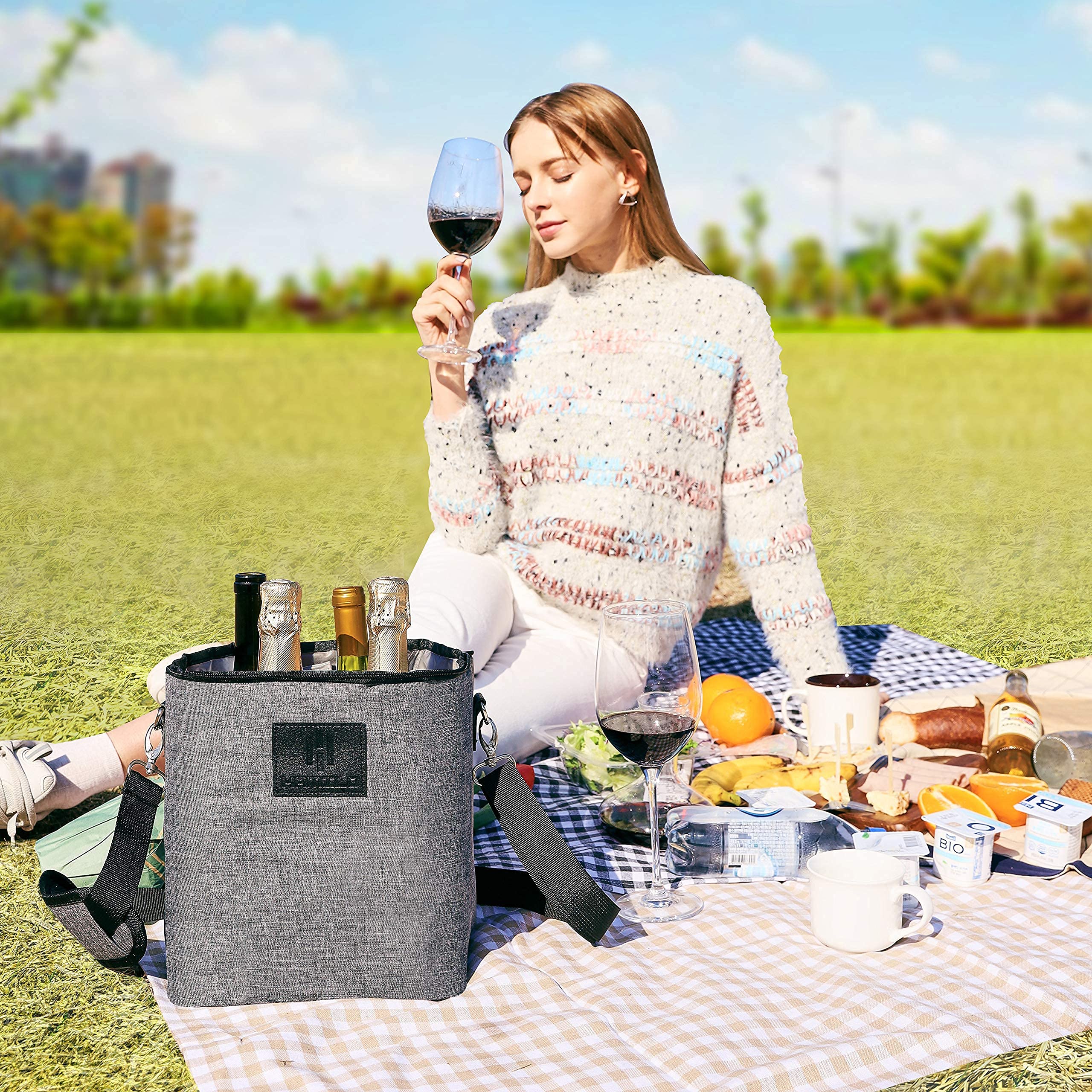 HAMILO corkscrew elastic hook adds convenient bottle-opening accessory.