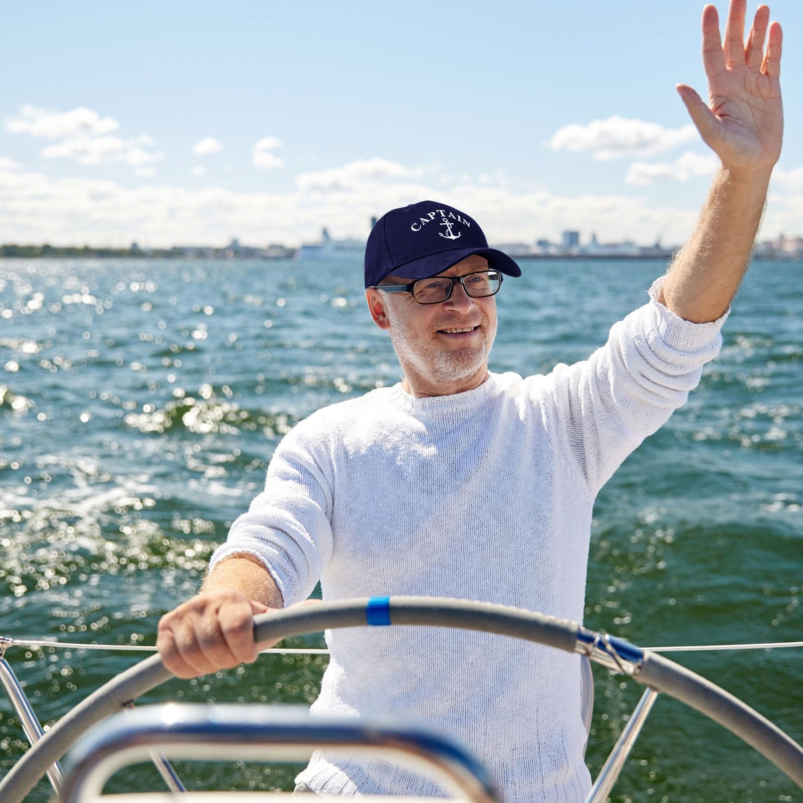 Handepo nautical design on cap and mug with classic sea motifs