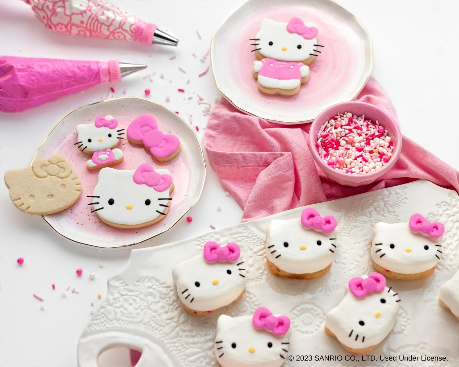 Hello Kitty frosting bags and tips set for decorating cookies