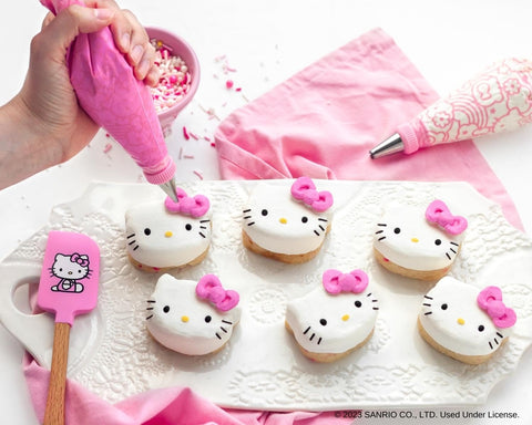 Hello Kitty mini spatula for easy decorating and spreading