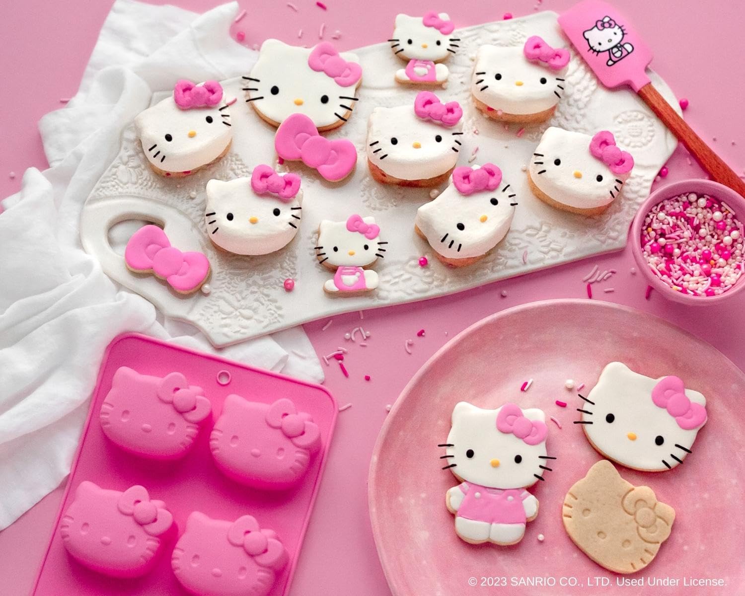 Recipe leaflet included for kid-friendly baking ideas