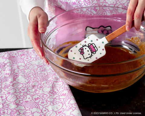 Official Hello Kitty set packaging, ideal for gifting to fans.