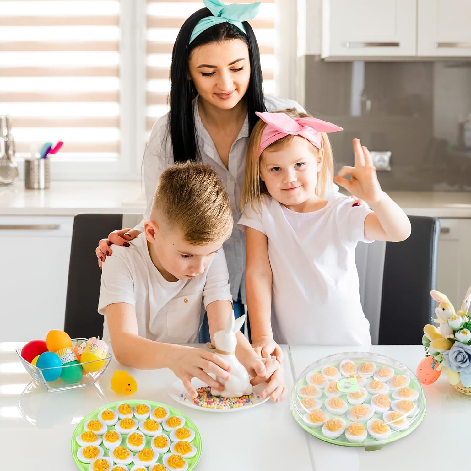 HANSGO tray with snap locks keeps eggs secure during travel.