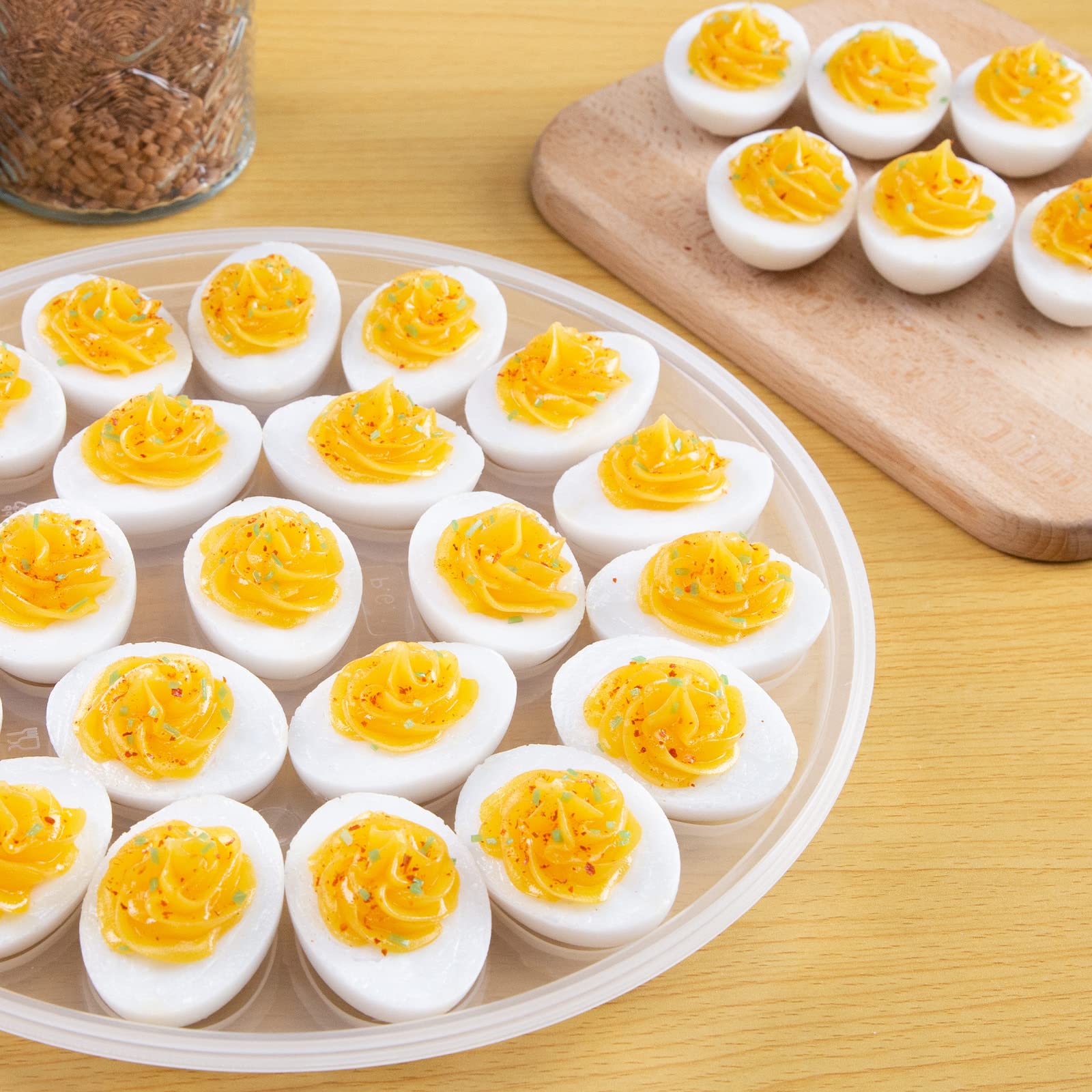 HANSGO transparent egg tray combines style with practicality