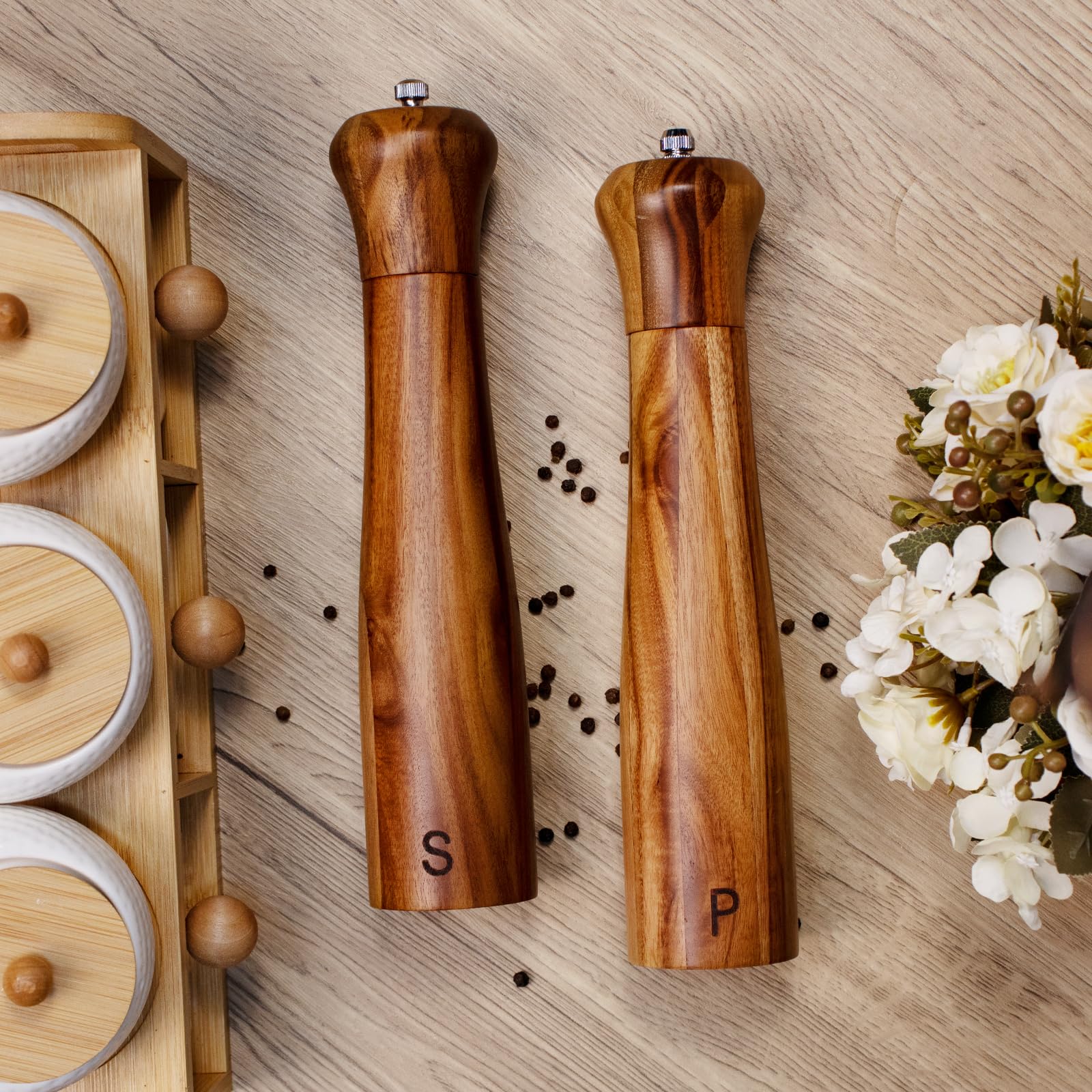 Haomacro design enables mess-free refill by simply unscrewing the top.