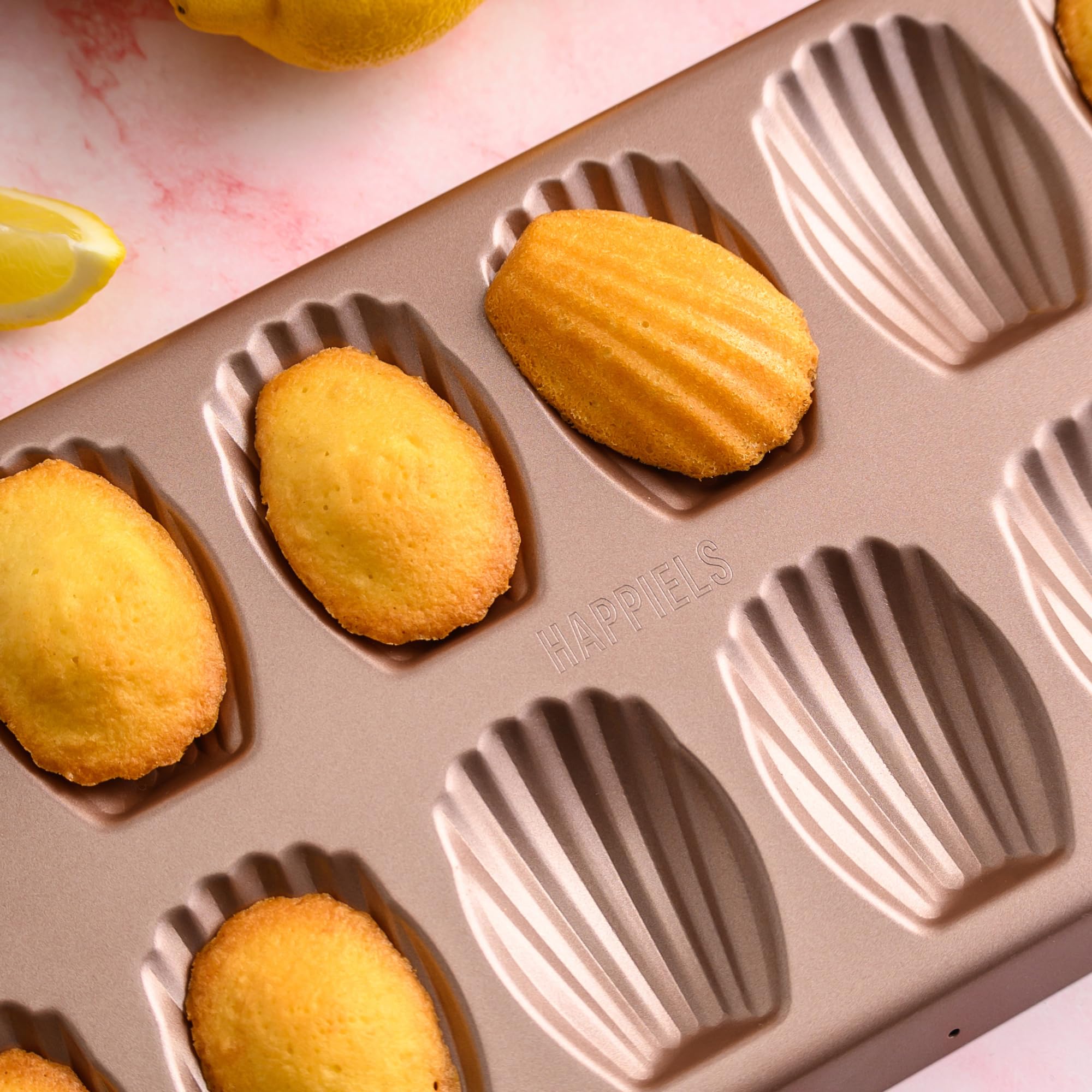 HAPPIELS gift-worthy pastry pan for bakers and wedding registries