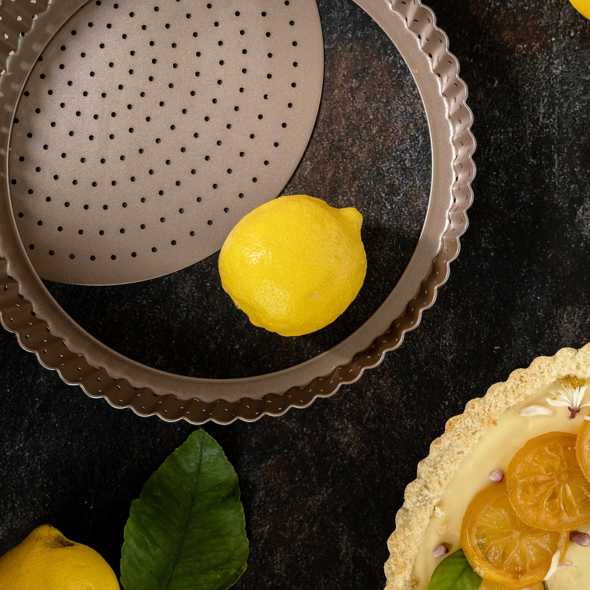HAPPIELS tart pan featuring fluted edges for elegant presentation and even baking.