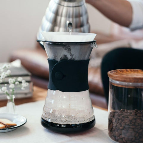 Heat-resistant borosilicate glass for durable, steady brewing
