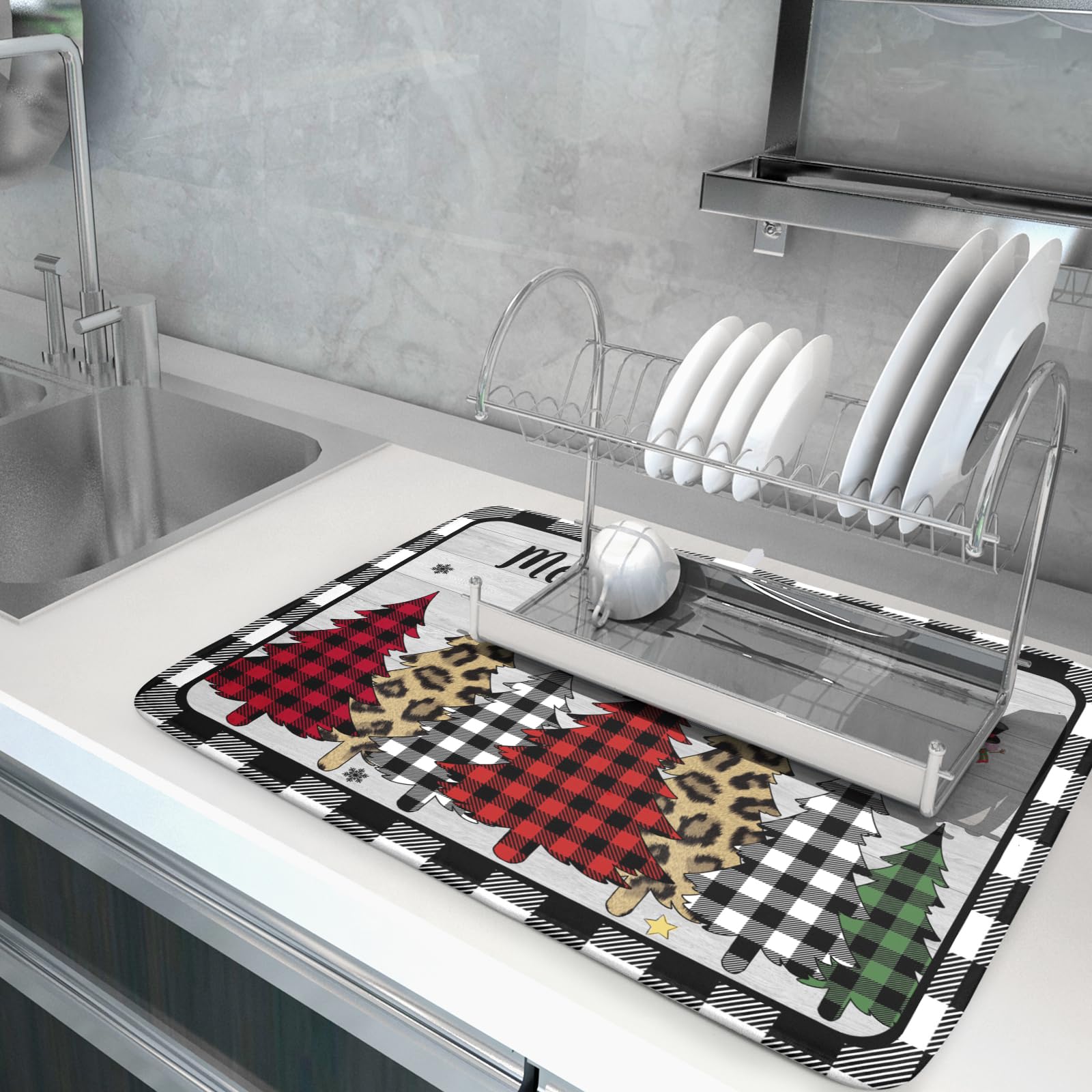 Harooni Christmas-print dish mat adds festive décor while drying dishes.