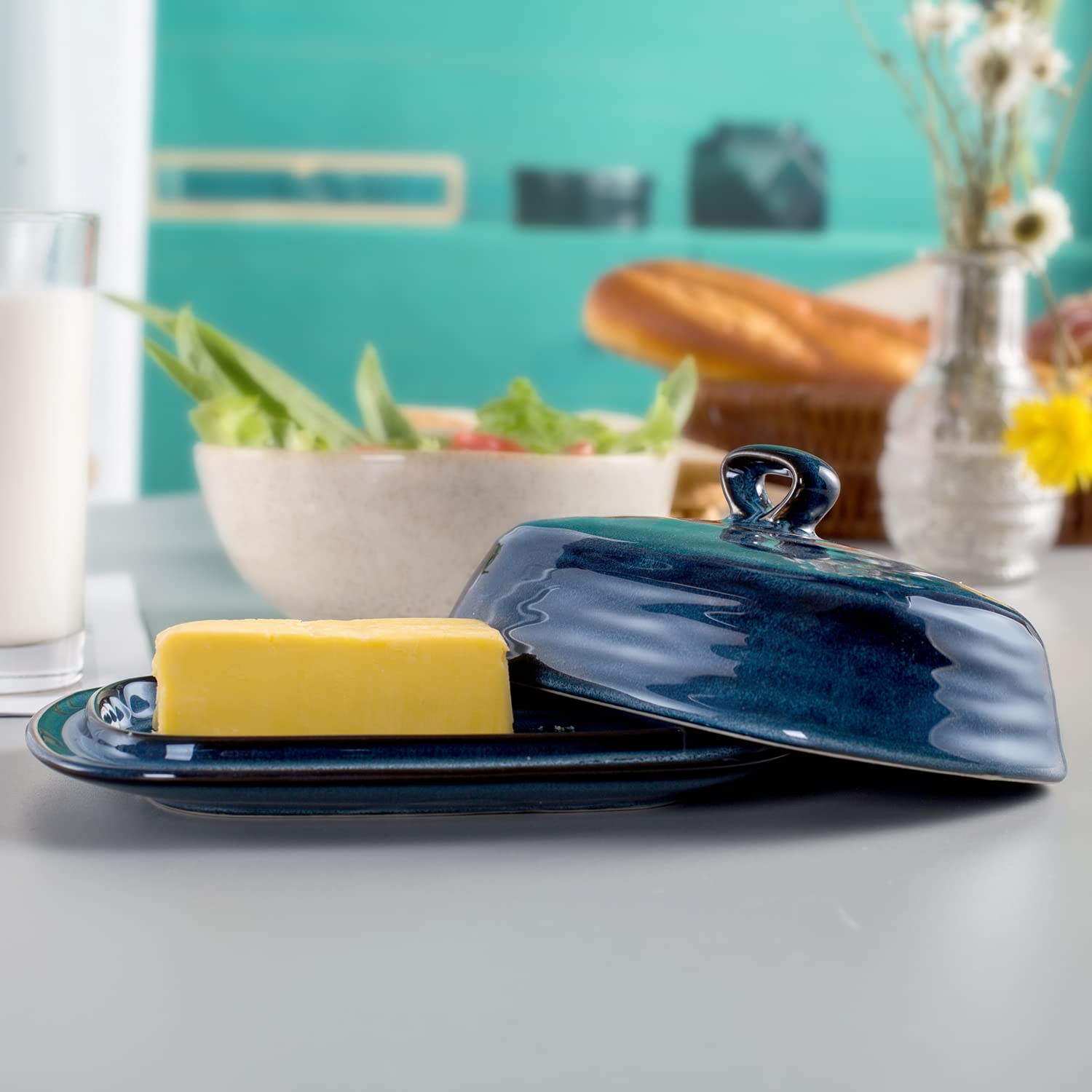Hasense butter dish is a thoughtful gift for gatherings and celebrations.
