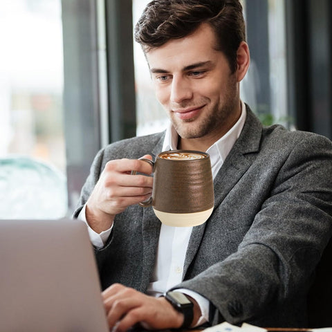HASENSE brown handle closeup shows ergonomic grip for easy sipping.