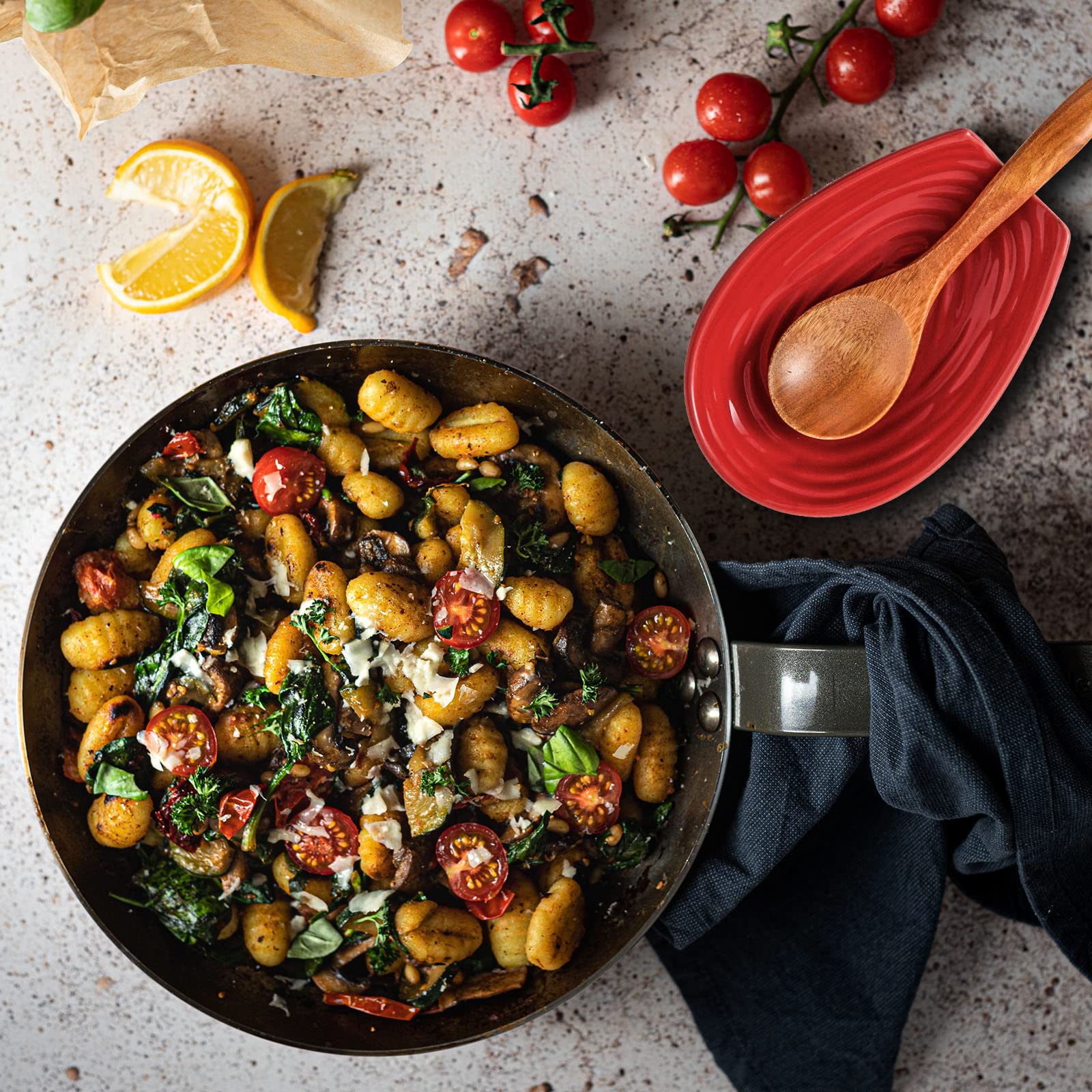 Hasense durable porcelain spoon rest is microwave-safe.