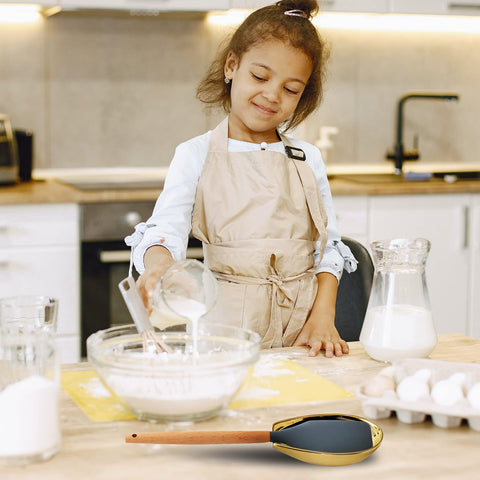 Gift-ready HASENSE spoon rest for weddings, housewarmings, and holidays.